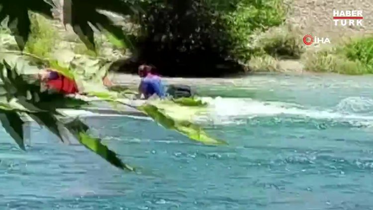 Baraj kapakları açılınca mahsur kalan 7 kişiyi AFAD kurtardı