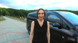 Ömer Bey’in eşi Meltem Hanım’ı kıskanmasına şahit olacaksınız.