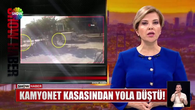 Kamyonet kasasından yola düştü!