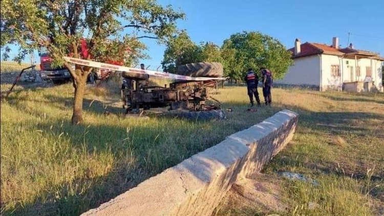 Ankara'da traktör devrildi: 3 kız kardeşten 2'si hayatını kaybetti