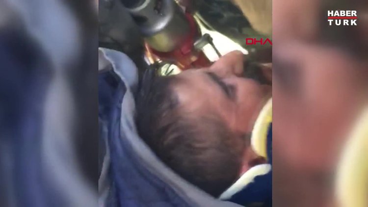 Başakşehir´de beton mikseri devrildi