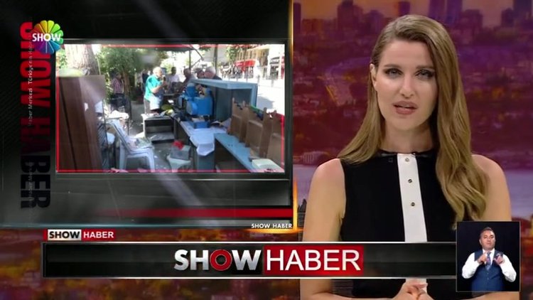 Bıçak bileylerken konser veriyor