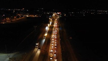 Kilit kavşak Kırıkkale'de bayram tatili öncesi yoğun trafik