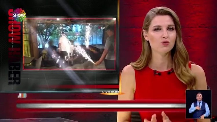 Meşaleli pankartlı özür