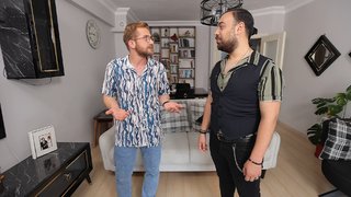 Bugün Tahsin Şef, Murat Mercan’ın evine konuk olacak. Mutfaktaki malzemelerle taze fasulye çorbası, zeytinyağlı soğan ...