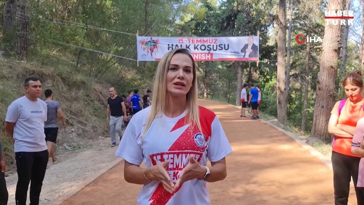 Milli atlet Nagihan Karadere, '15 Temmuz Halk Koşusu'na katıldı