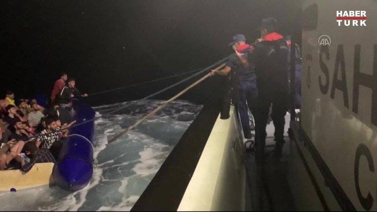 81 ilde göçmen kaçakçılığı uygulaması: 18 organizatör gözaltına alındı