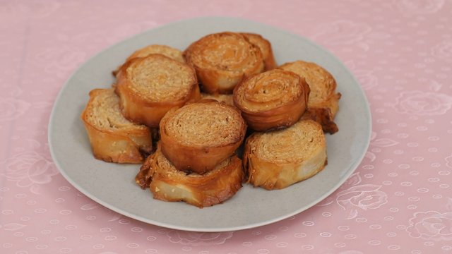Tahinli kuru baklava tarifi ve püf noktaları!