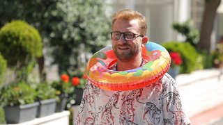 Tahsin Şef, Canan Alkan’ın evine konuk olacak. Mutfaktaki malzemelerle köz patlıcan çorbası, acem pilavı, şeftalili tarçınlı pamuk kek yapacak. ...