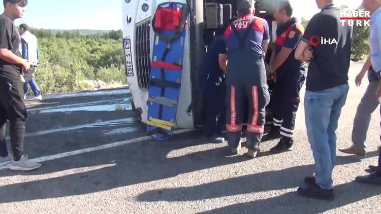 Kütahya'da işçileri taşıyan otobüs devrildi: 11 yaralı