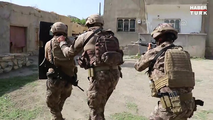 Van'da 14 düzensiz göçmen yakalandı