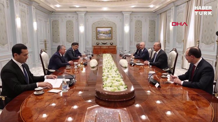 Çavuşoğlu, Özbekistan Cumhurbaşkanı Mirziyoyev ile görüştü