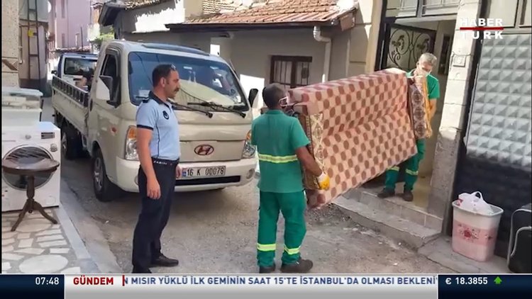 Kedi dolu çöp ev!