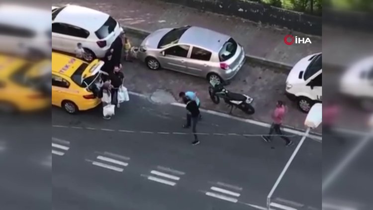 Yol verme tartışmasında yumruklar konuştu