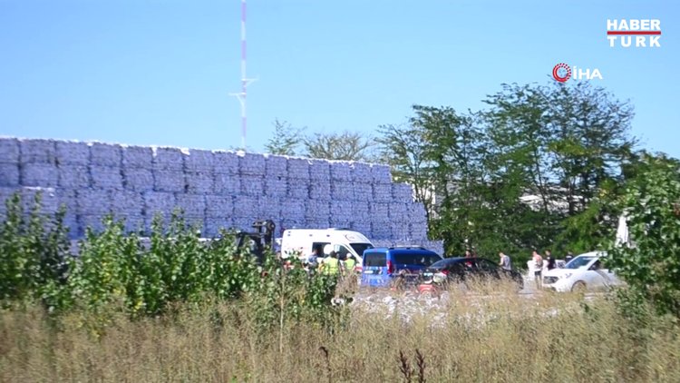 TIR dorsesinde şoke eden olay: Kağıt balyalarının arasında sıkışmış erkek cesedi bulundu!