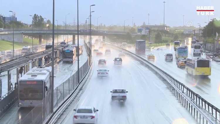 İstanbul'da kısa süreli sağanak yağış