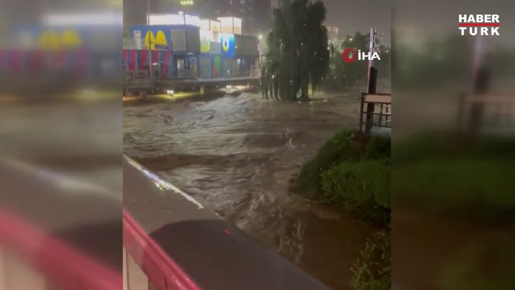 Güney Kore şiddetli yağışlara teslim
