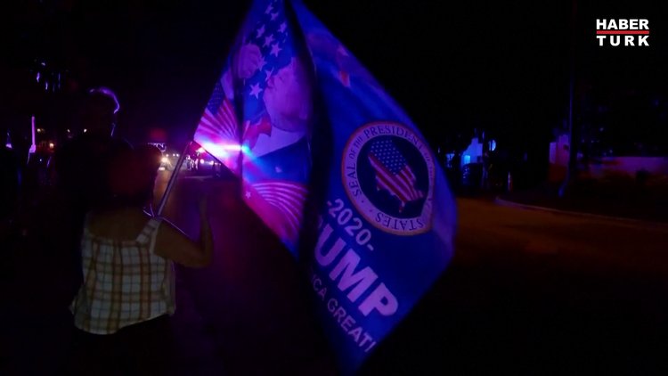 ABD'de Trump'ın evine FBI baskını sonrası destekçileri sokaklarda