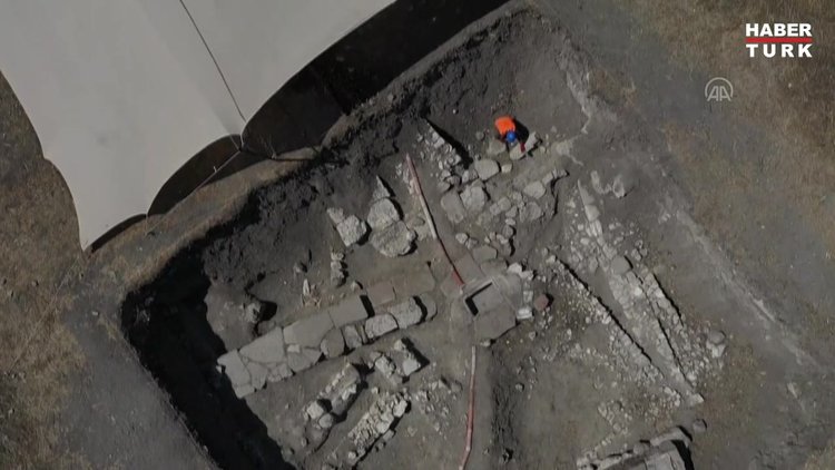 Daskyleion antik şehrinde 2 bin 500 yıllık su şebekesi bulundu