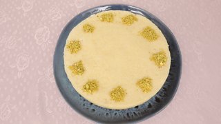 Tahsin Şef'ten adeta yalancı cheesecake konumunda olan bisküvi tabanlı irmikli pasta tarifi!