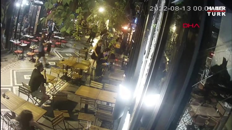 Kadıköy'de kafede kadın cinayeti