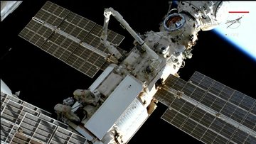 Rus kozmonotların uzay yürüyüşleri yarıda kaldı