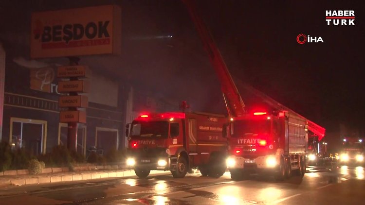 Kayseri'de fabrika yangını: 2 mağaza kül oldu