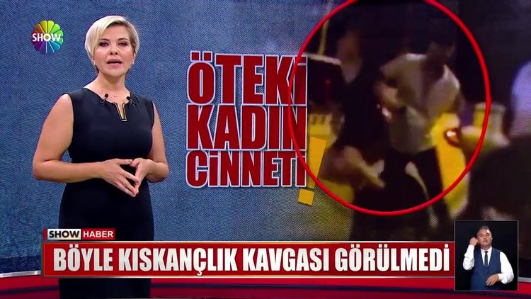 Kocasının eski eşini sopayla dövdü!