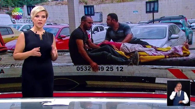 Hastaneye çekiciyle götürüldü