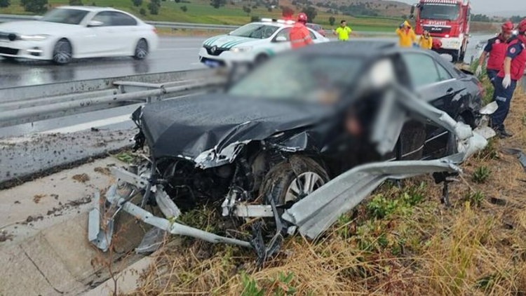 Tatil yolculuğunda feci kaza: Anne-baba öldü, 2 çocuk yaralandı