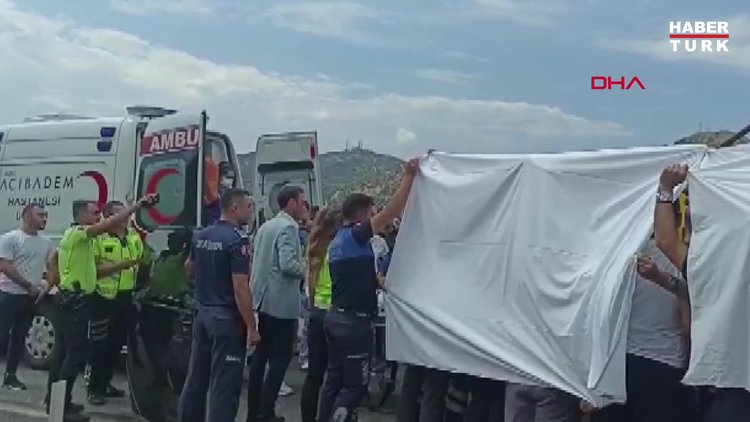 İbrahim Tatlıses sıkıştığı araçtan çıkarıldı!