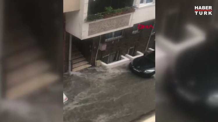 Esenyurt'ta nehre dönen yokuşta kovayla tahliye çabası