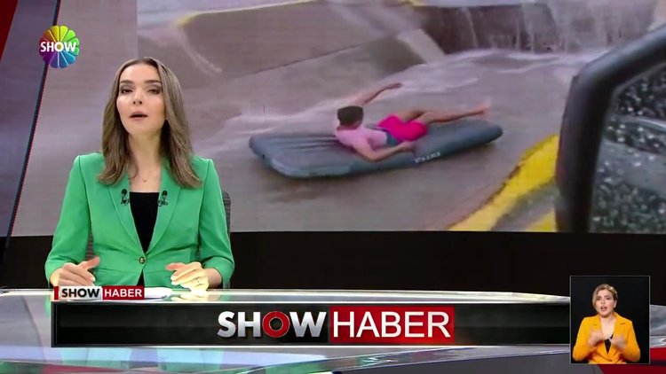 Şişme yatakla sel sporu!