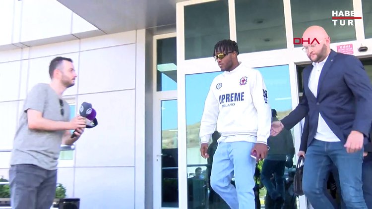 Fenerbahçe'nin yeni transferi Michy Batshuayi, İstanbul'a geldi