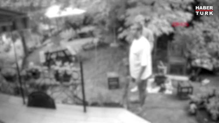 Yüksek sesle müzik dinlediği iddiasıyla villasının önünde darbedildi