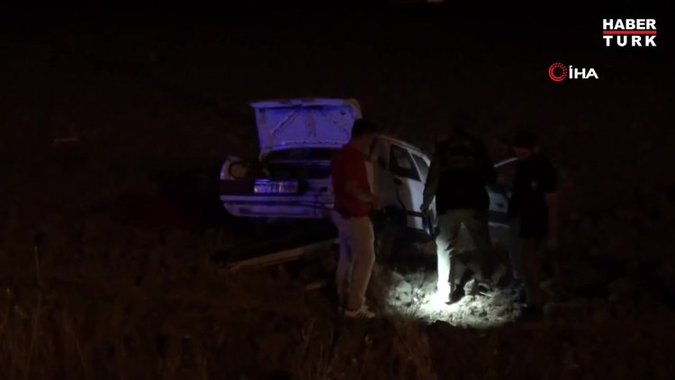 Çorum'da otomobil elektrik direğine çarptı: 1'i bebek 2 ölü, 3 yaralı