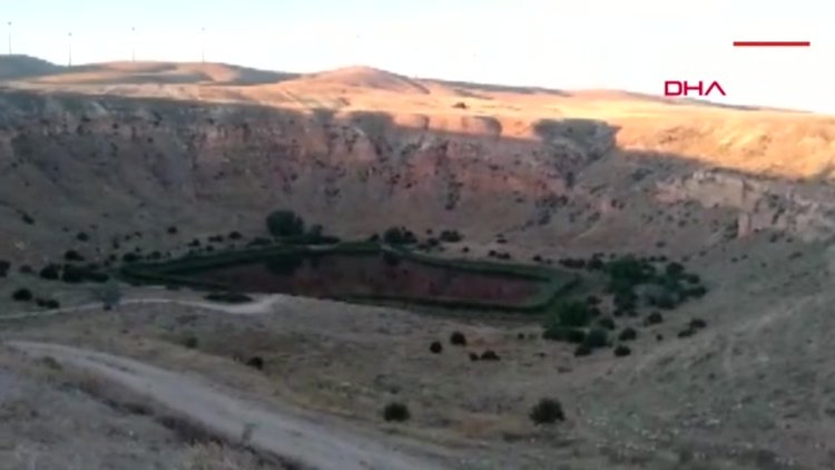 Obruk Gölü'nde yüzlerce balık öldü