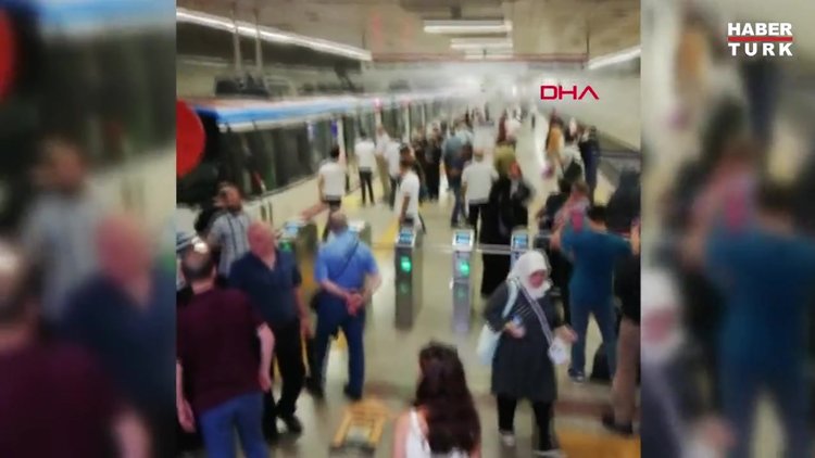 Topçular'da tramvayda duman paniği