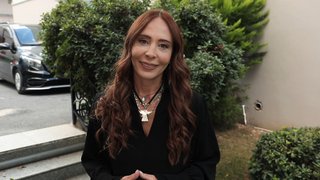 Torununu görebilmek için onun bakıcısı olmayı kabul eden bir kadının dram dolu hikayesine tanıklık edeceksiniz. 