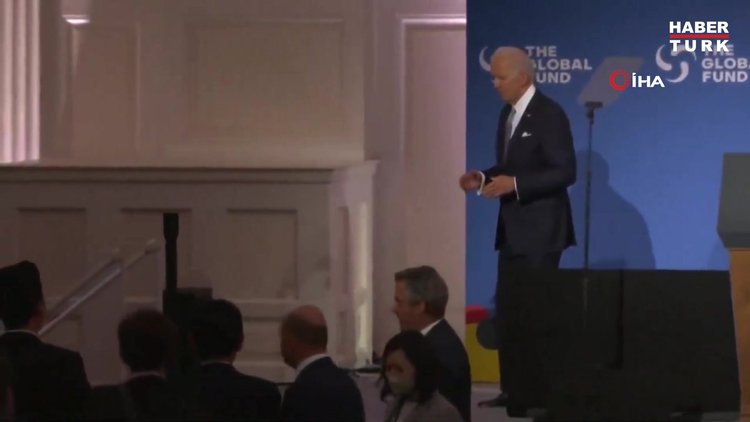 Biden'ın sahneden inme anı gündem oldu