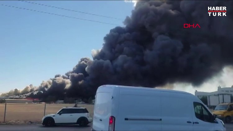 İzmir'de fabrika yangını