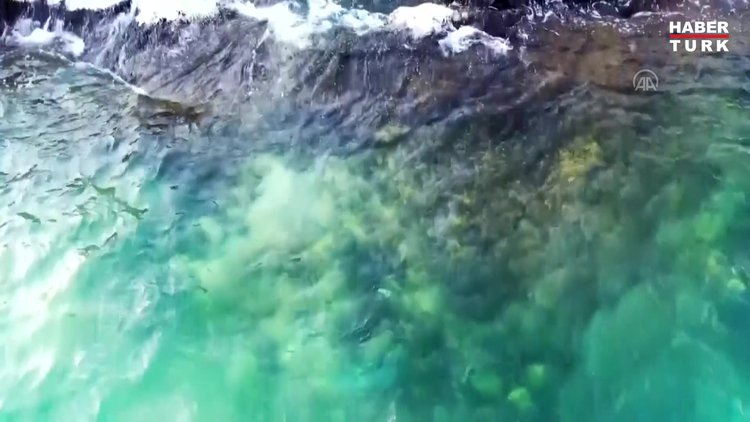 Van Gölünün çekilmesiyle ortaya çıkan Urartu limanı su altından görüntülendi