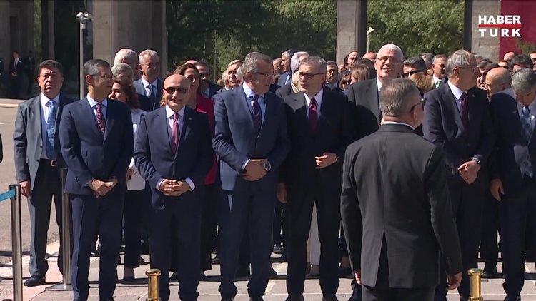 TBMM Başkanı Mustafa Şentop, TBMM Atatürk Anıtında düzenlenen törene katıldı