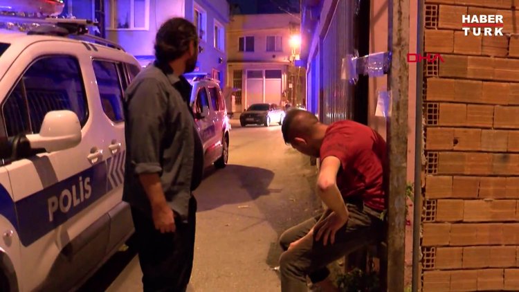 Hırsızlık şüphelisini dövüp zincirle direğe bağladılar