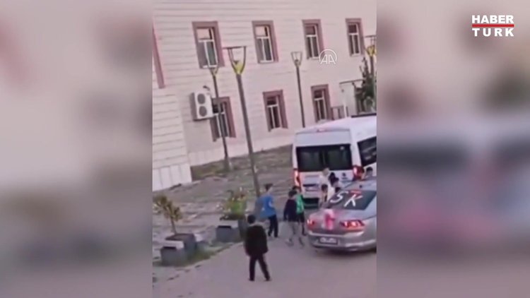 Sultanbeyli'de düğün konvoyunun önünü kesen çocuklar darp edildi