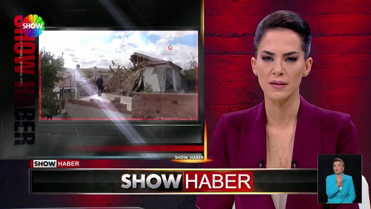 Evleri başlarına yıkıldı