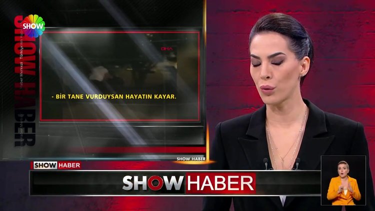 Sopayla vurdu, tabancayla tehdit etti