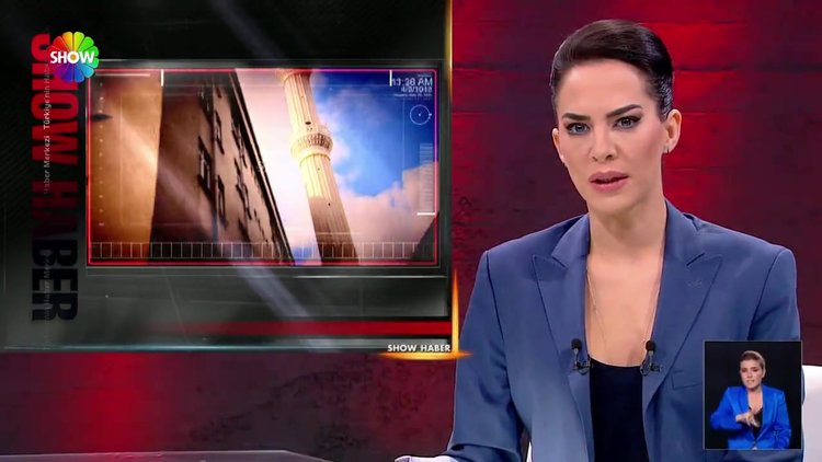 Cami minaresinde kamera tartışması!