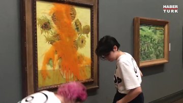 Van Gogh'un ünlü tablosuna domates çorbası fırlattı