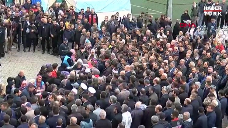 Türkiye gözyaşları içinde uğurladı